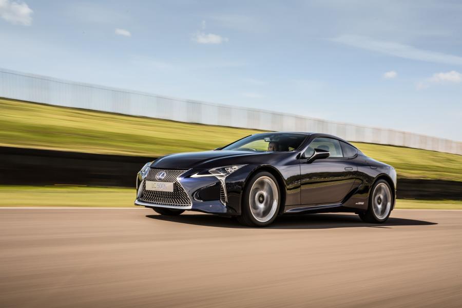  Lexus LC500h 2017 года  (UK) (фото 3 из 41)